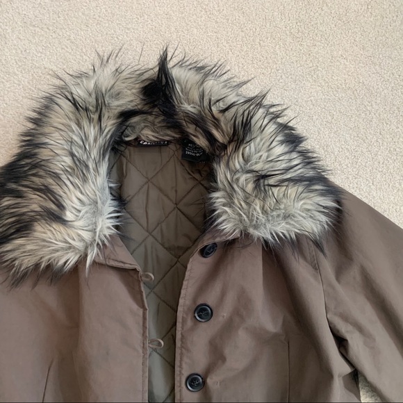 Crossing Point Coat with Removable Faux Fur Collar - Picture 2 of 9